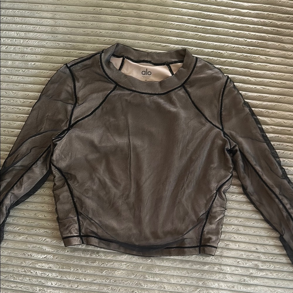 ALO Yoga Black Fitted Crop Long Sleeve Top